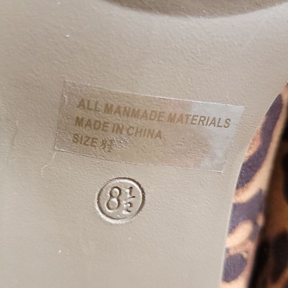 Leopard Print Bootie, size US Women 10 - Picture 6 of 6